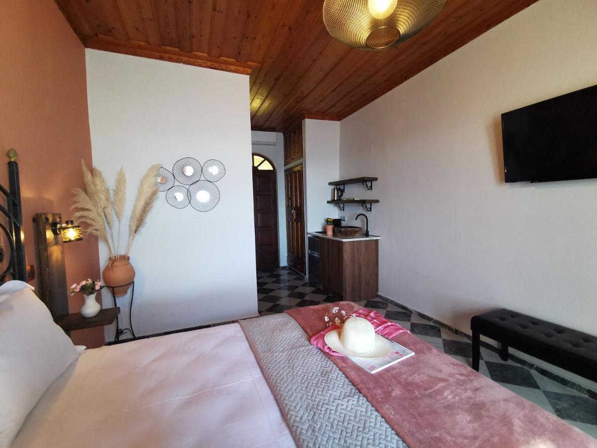 Terracotta Boutique Beach Studios มิธิมนา ภายนอก รูปภาพ